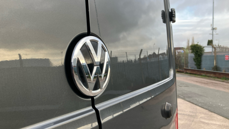 Volkswagen Crafter Cr35 Lwb Diesel 2.0 TDI 140PS Trendline High Roof Van Auto